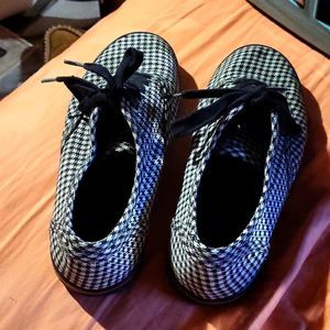 Transit checker pattern shoes size 7